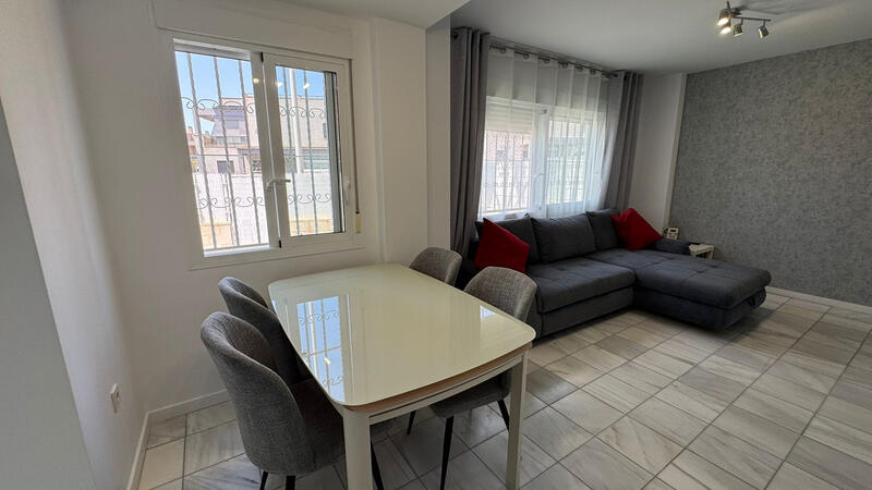 2 Schlafzimmer Stadthaus zu verkaufen