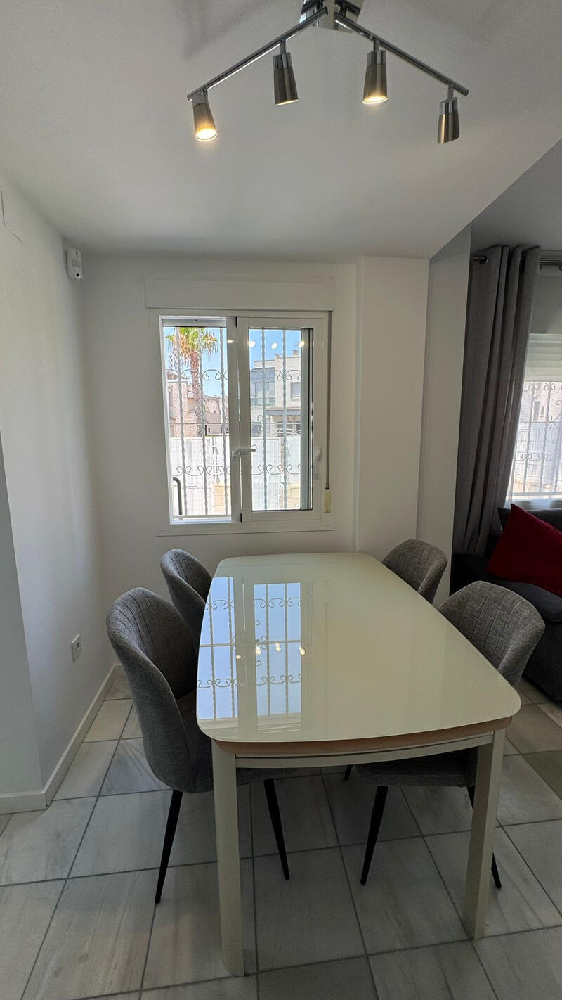 2 Schlafzimmer Stadthaus zu verkaufen