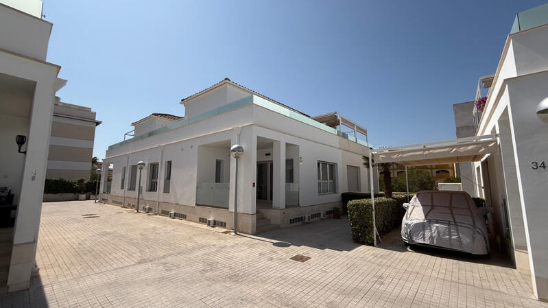 5 soveværelse Byhus til salg i Los Dolses, Alicante