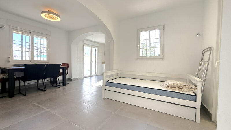 2 Schlafzimmer Stadthaus zu verkaufen