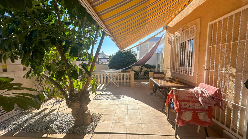 2 Schlafzimmer Stadthaus zu verkaufen in Torrevieja, Alicante