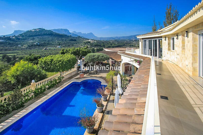 Villa til salgs i Calpe, Alicante