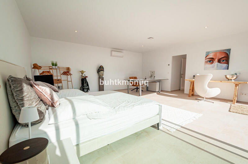 5 bedroom Villa for sale