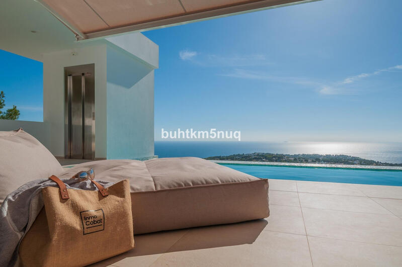 5 bedroom Villa for sale