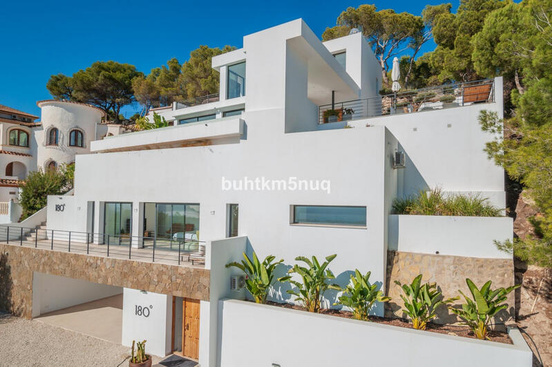 5 bedroom Villa for sale