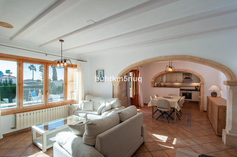 4 спальная комната вилла продается в Calpe, Alicante