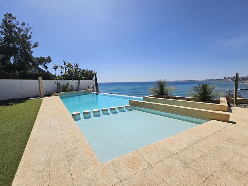 4 soverom Villa til salgs i Cabo Roig, Alicante
