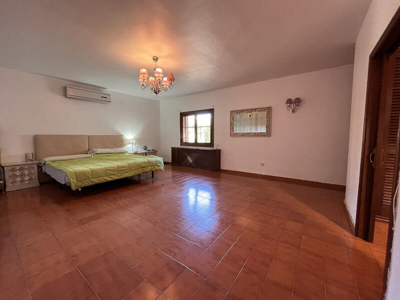 4 slaapkamer Villa Te koop