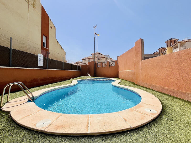 3 Cuarto Adosado en venta en Cabo Roig, Alicante