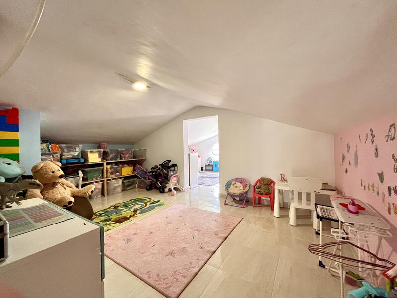 5 soverom Villa til salgs