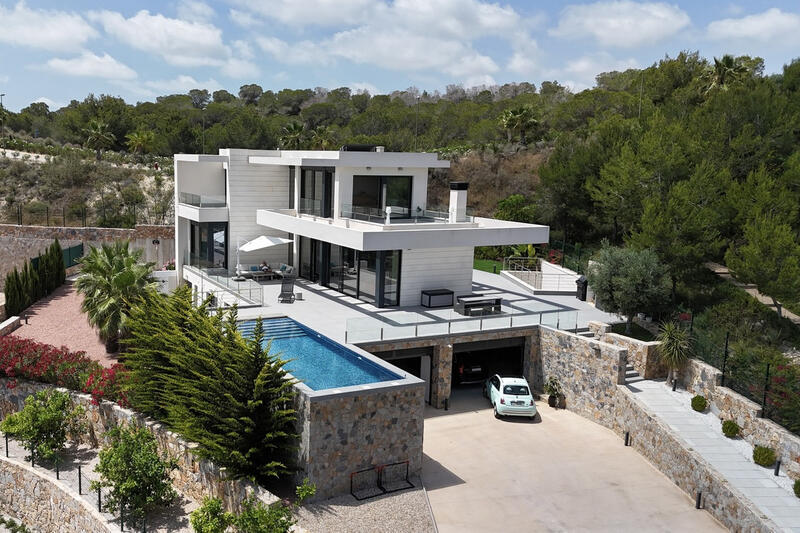 Villa for sale in Las Colinas Golf, Alicante