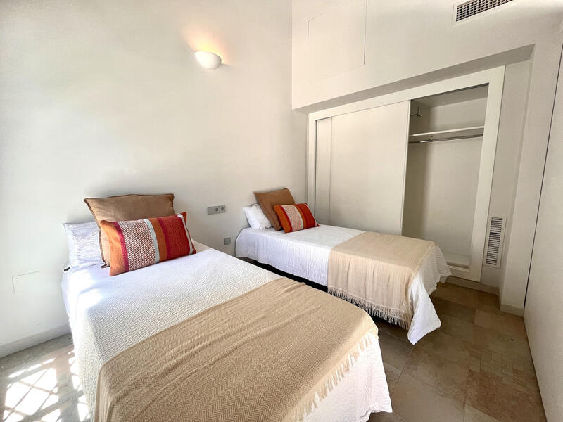 2 Cuarto Adosado en venta