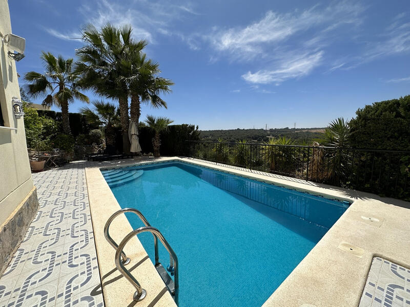 5 soverom Villa til salgs i Villamartin, Alicante