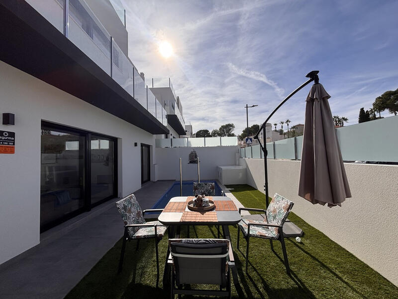 2 soveværelse Villa til salg i Villamartin, Alicante