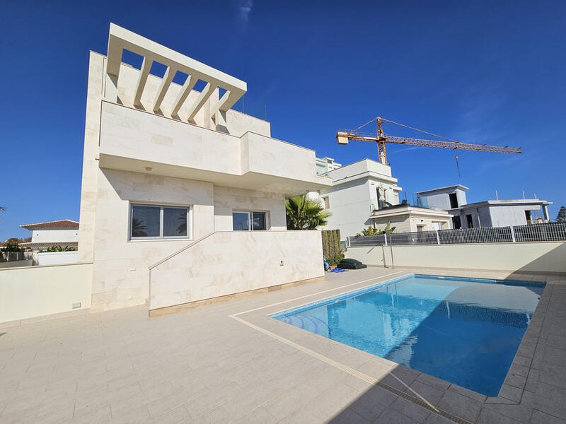 5 soverom Villa til salgs i La Zenia, Alicante