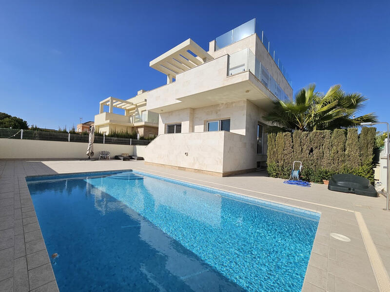 5 soverom Villa til salgs i La Zenia, Alicante