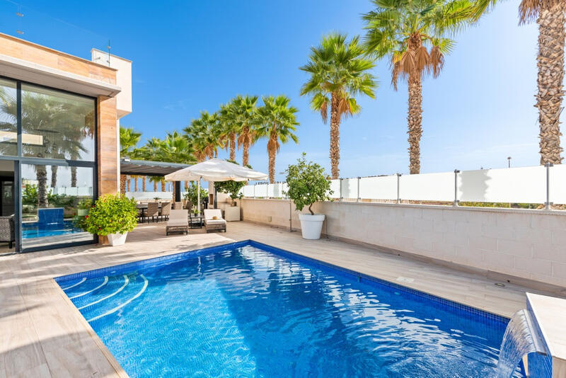5 sovrum Villa till salu i Cabo Roig, Alicante