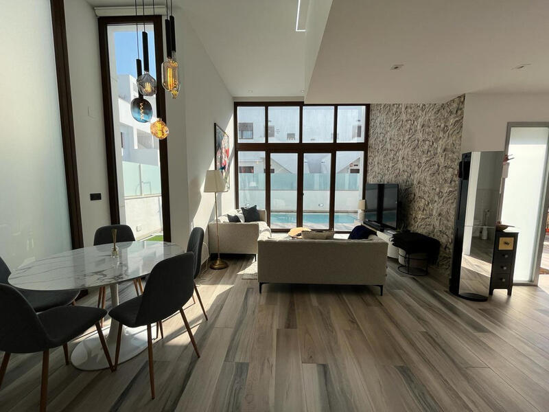 3 soveværelse Villa til salg i Los Balcones, Alicante