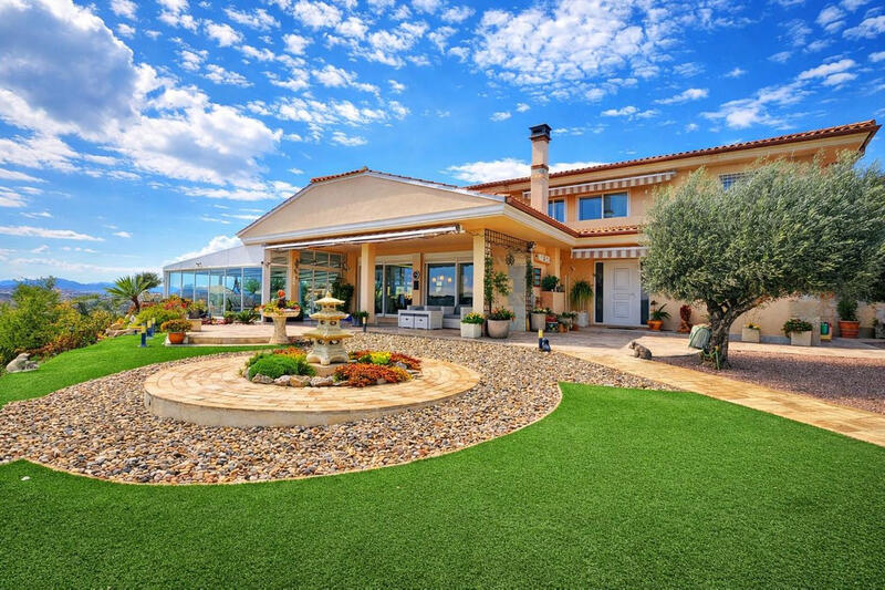 Villa Te koop in Torremendo, Alicante