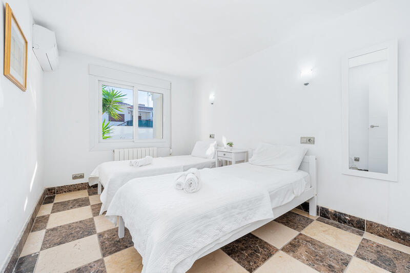 7 Cuarto Villa en venta
