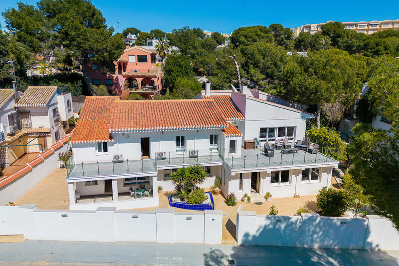 7 спальная комната вилла продается в Campoamor, Alicante