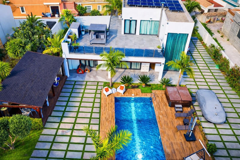 Villa Te koop in Los Balcones, Alicante
