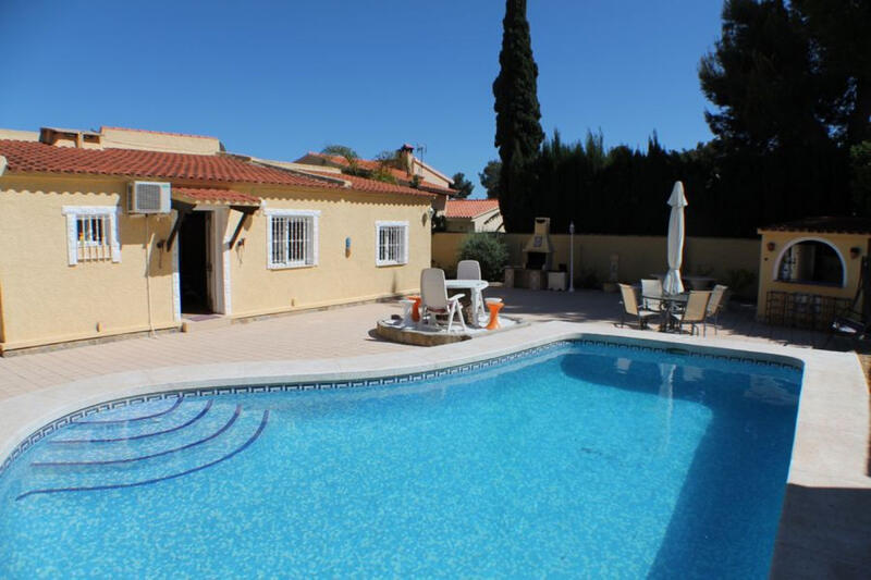 Villa for sale in l'Alfàs del Pi, Alicante