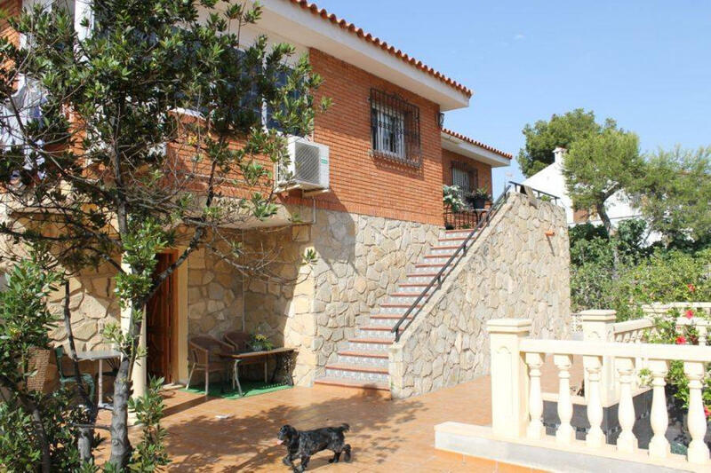 Villa for sale in Benidorm, Alicante