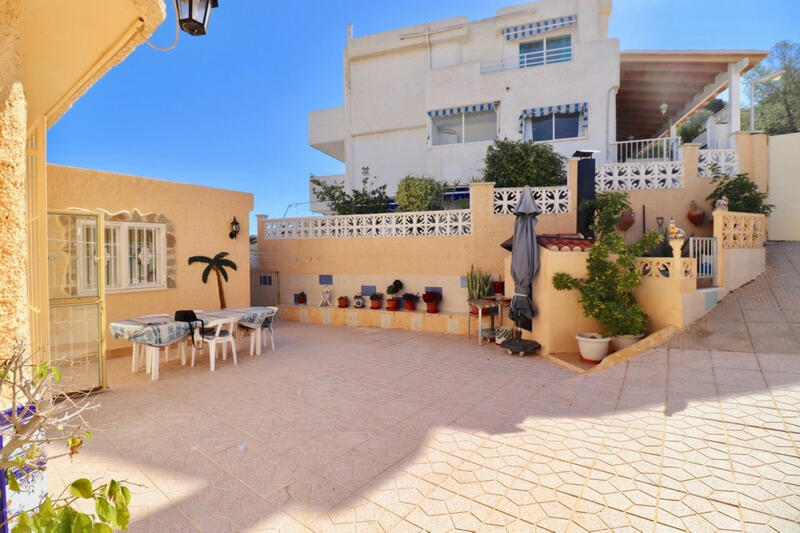 Villa for sale in Benidorm, Alicante