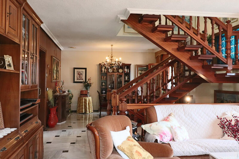 6 Cuarto Villa en venta