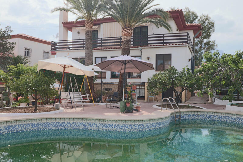 6 Schlafzimmer Villa zu verkaufen in La Nucia, Alicante