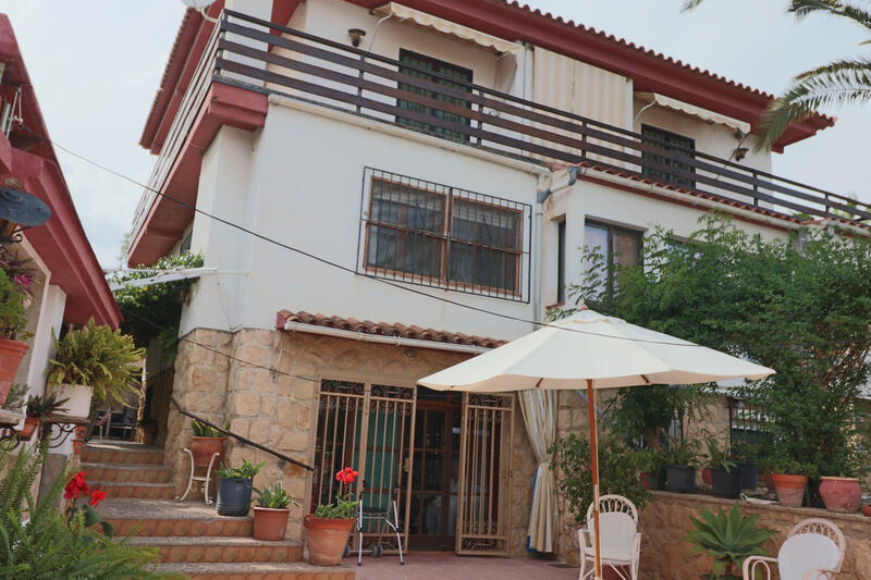 6 Cuarto Villa en venta