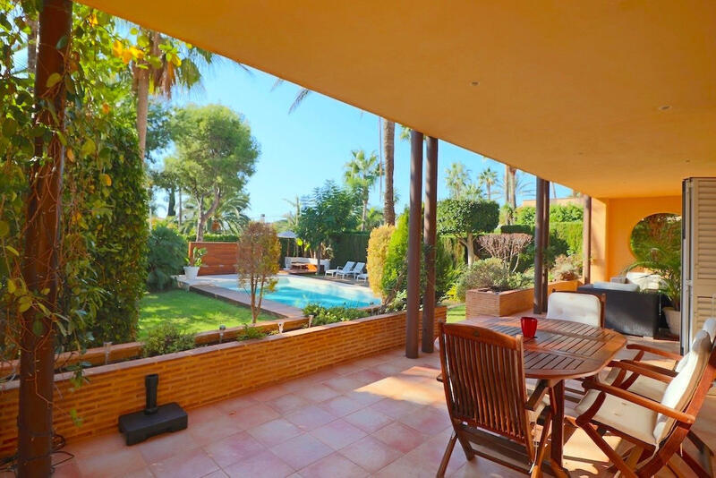 Villa til salgs i Benidorm, Alicante