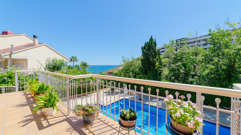 7 спальная комната вилла продается в Campoamor, Alicante