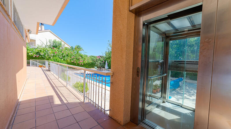 7 спальная комната вилла продается в Campoamor, Alicante
