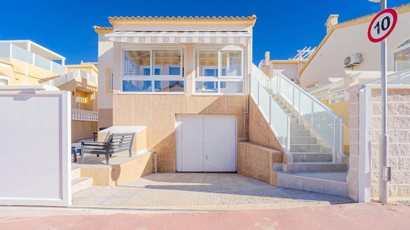 2 Schlafzimmer Villa zu verkaufen in Los Altos, Alicante