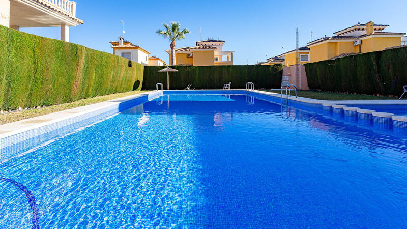 2 Schlafzimmer Stadthaus zu verkaufen in Punta Prima, Alicante