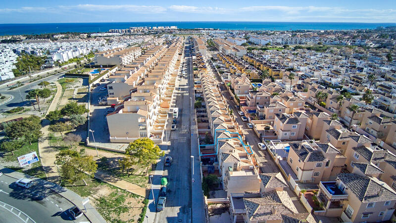 2 Schlafzimmer Stadthaus zu verkaufen in Punta Prima, Alicante