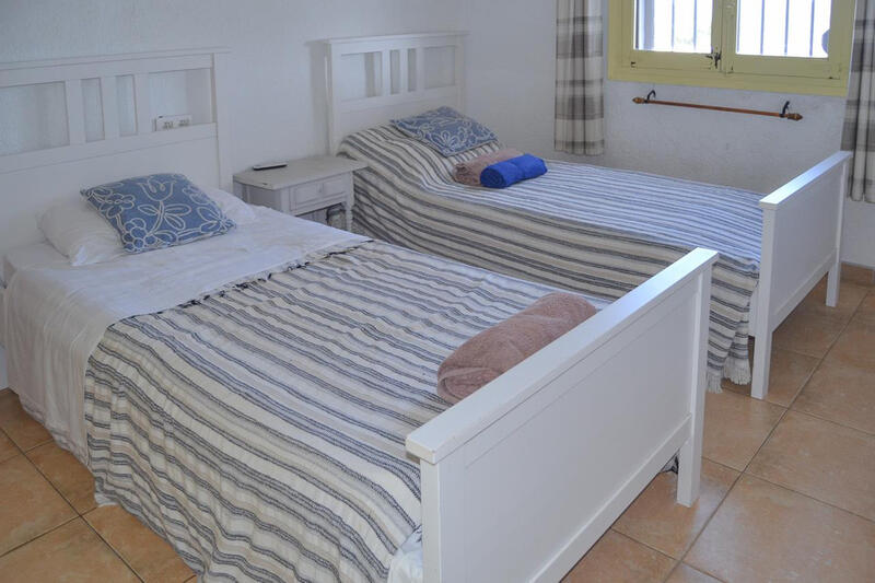6 Schlafzimmer Villa zu verkaufen in Pedreguer, Alicante