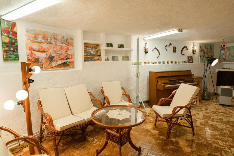 6 bedroom Villa for sale