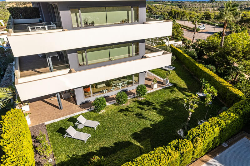 3 Cuarto Apartamento en venta en Las Colinas Golf, Alicante