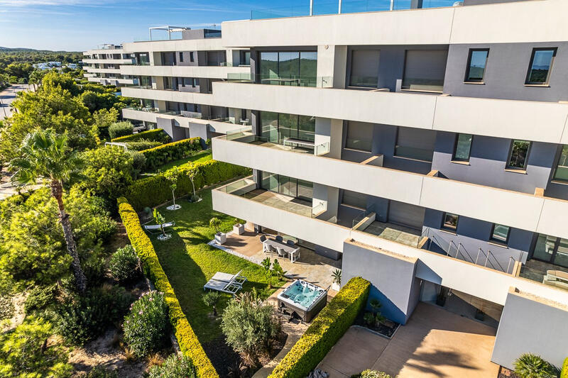 3 Cuarto Apartamento en venta en Las Colinas Golf, Alicante