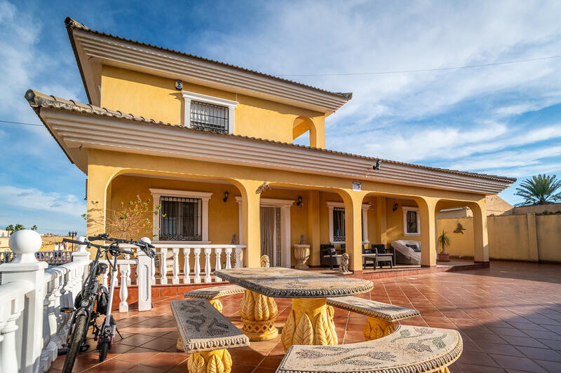 6 chambre Villa à vendre