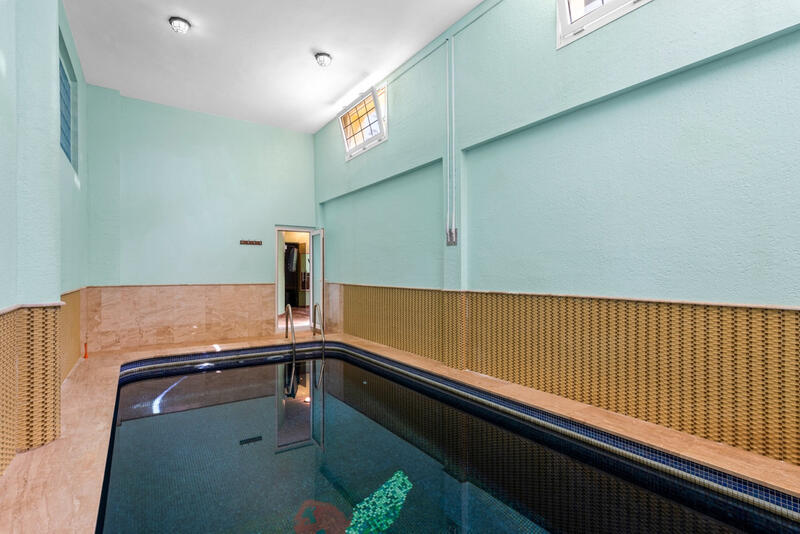 6 спальная комната вилла продается в Playa Flamenca, Alicante