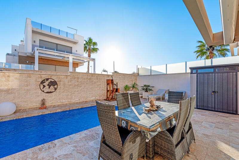 3 soverom Villa til salgs i Villamartin, Alicante