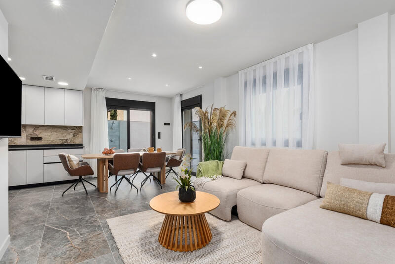 4 bedroom Villa for sale in Pilar de la Horadada, Alicante