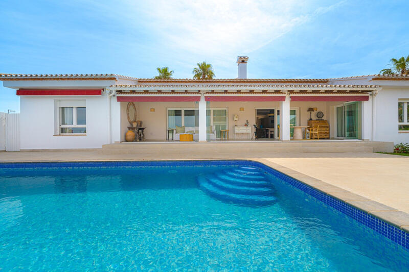 4 slaapkamer Villa Te koop in Denia, Alicante