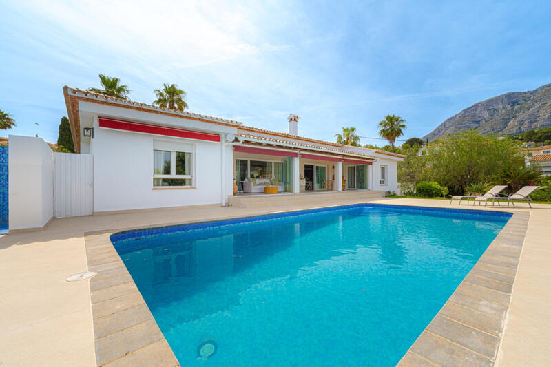 4 slaapkamer Villa Te koop in Denia, Alicante