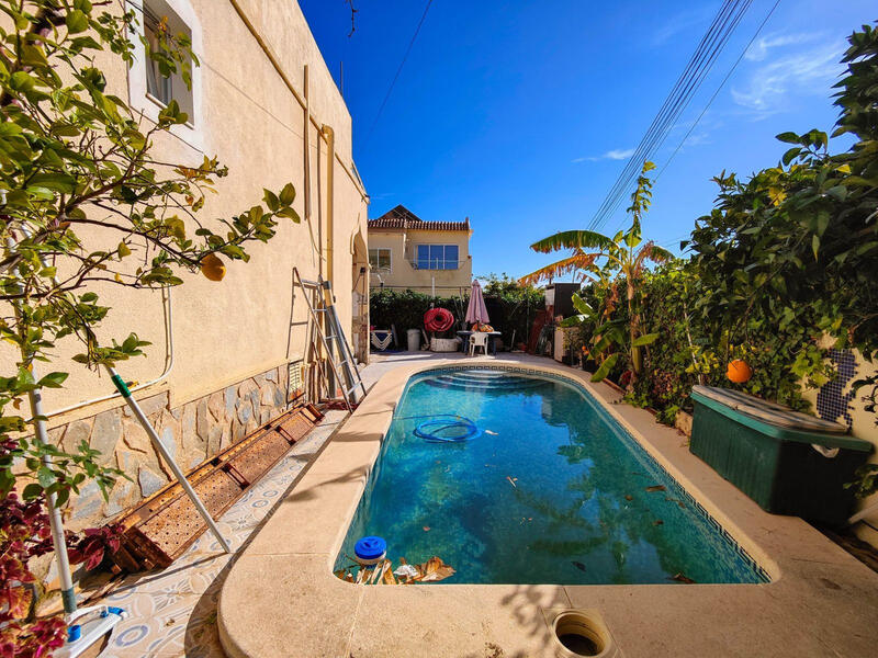 4 Cuarto Villa en venta