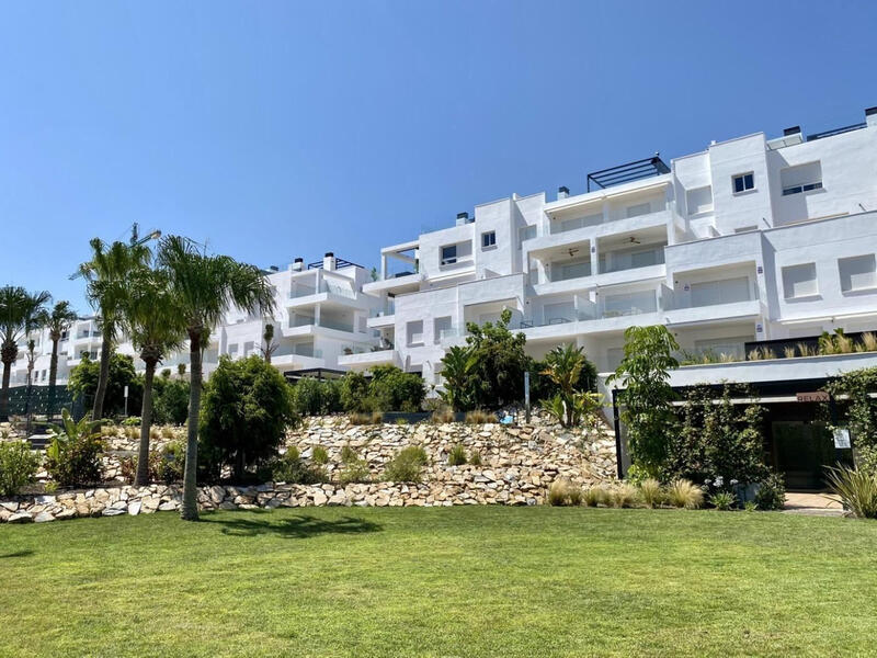 Apartamento en venta en Los Balcones, Alicante